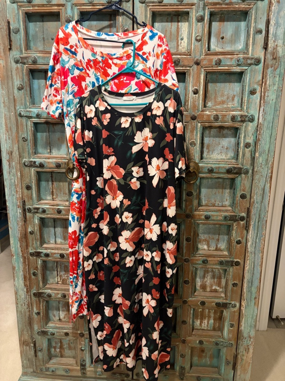 Set of 2 Maxi length Short Sleeve dresses with pockets and side slit